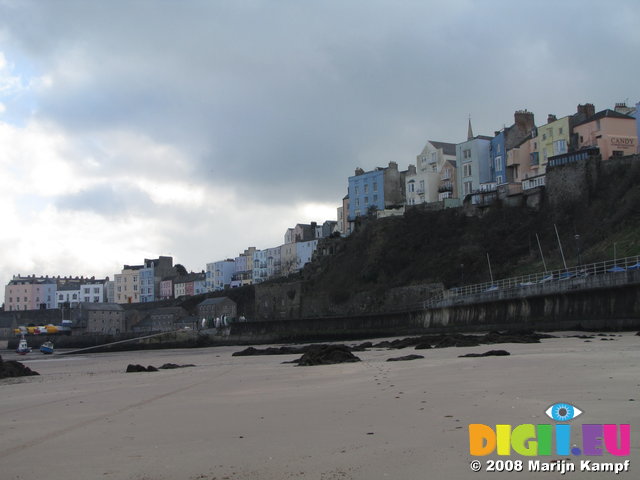 SX01078 Tenby beach at low tide